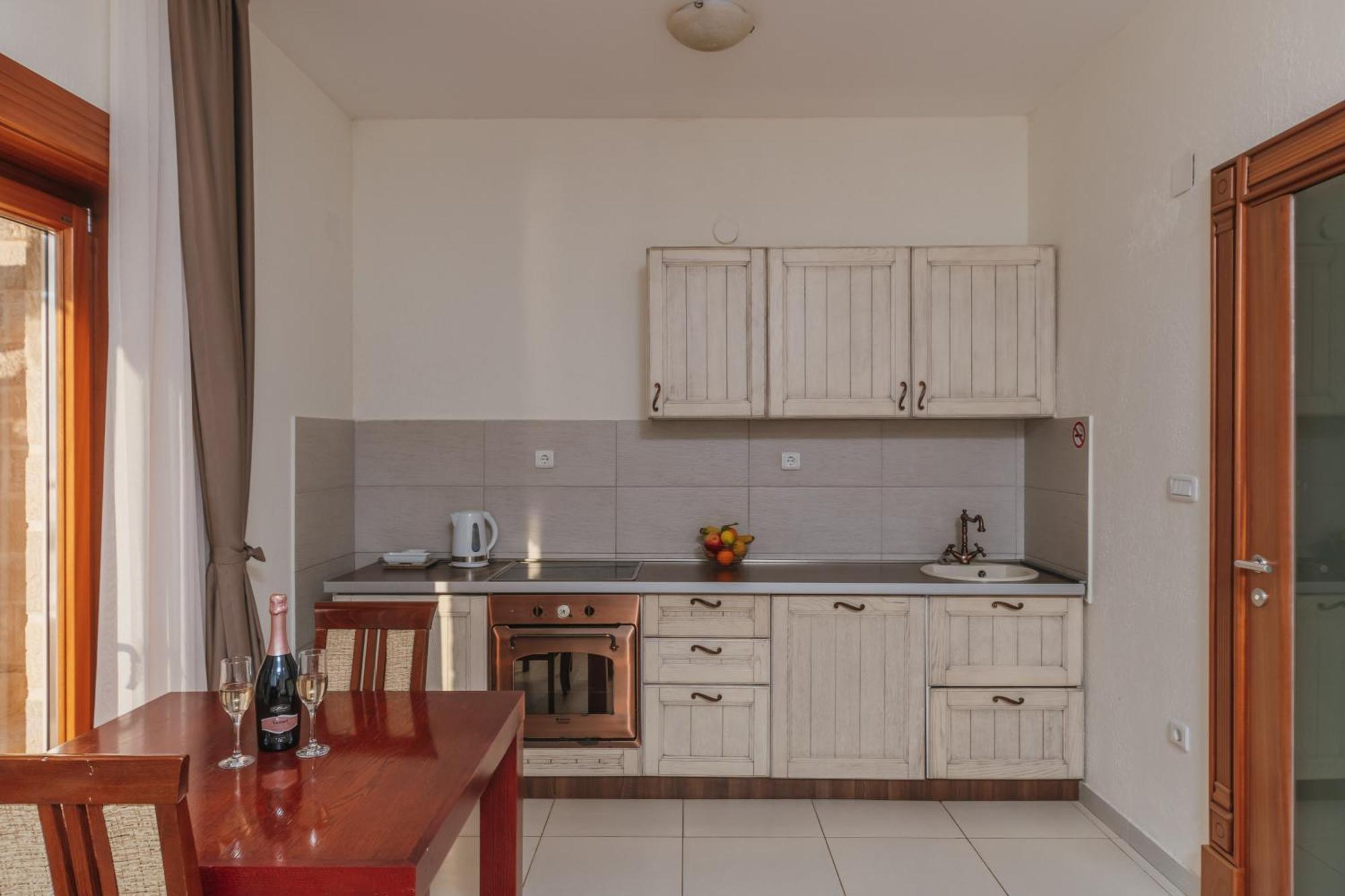 Apartments Pietra Mare Petrovac Pokoj fotografie